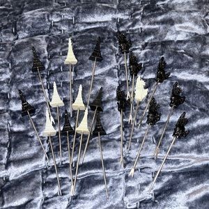(19) Eiffel Tower & Statue of Liberty Appetizer Picks / Forks Black & White